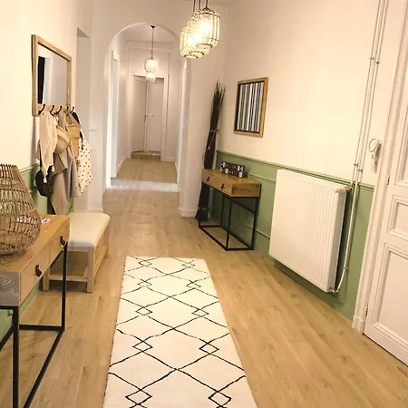 Tres Bel Appartement, Plein Centre Nantes, 190m2 Daire Nantes